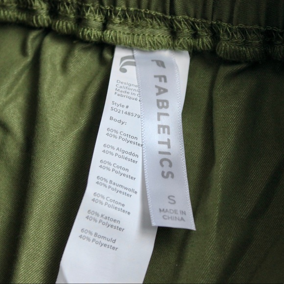 NWT Fabletics Camden Cargo Short - Picture 4 of 6